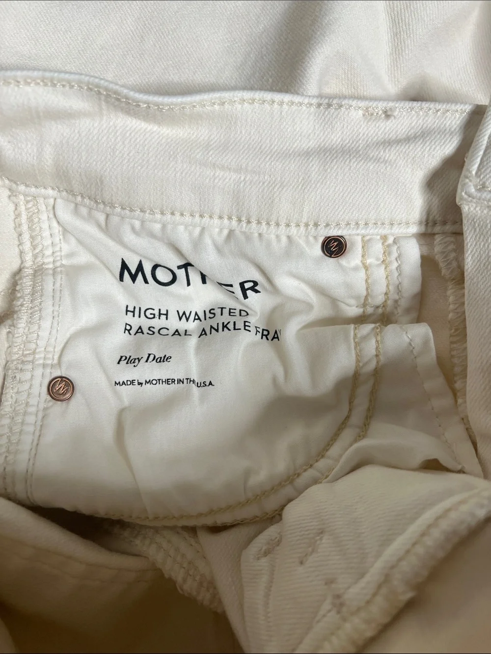 MOTHER High Waisted Rascal Ankle Fray Jeans (Play Date - Eggnog Color) 27 - Picture 4 of 7